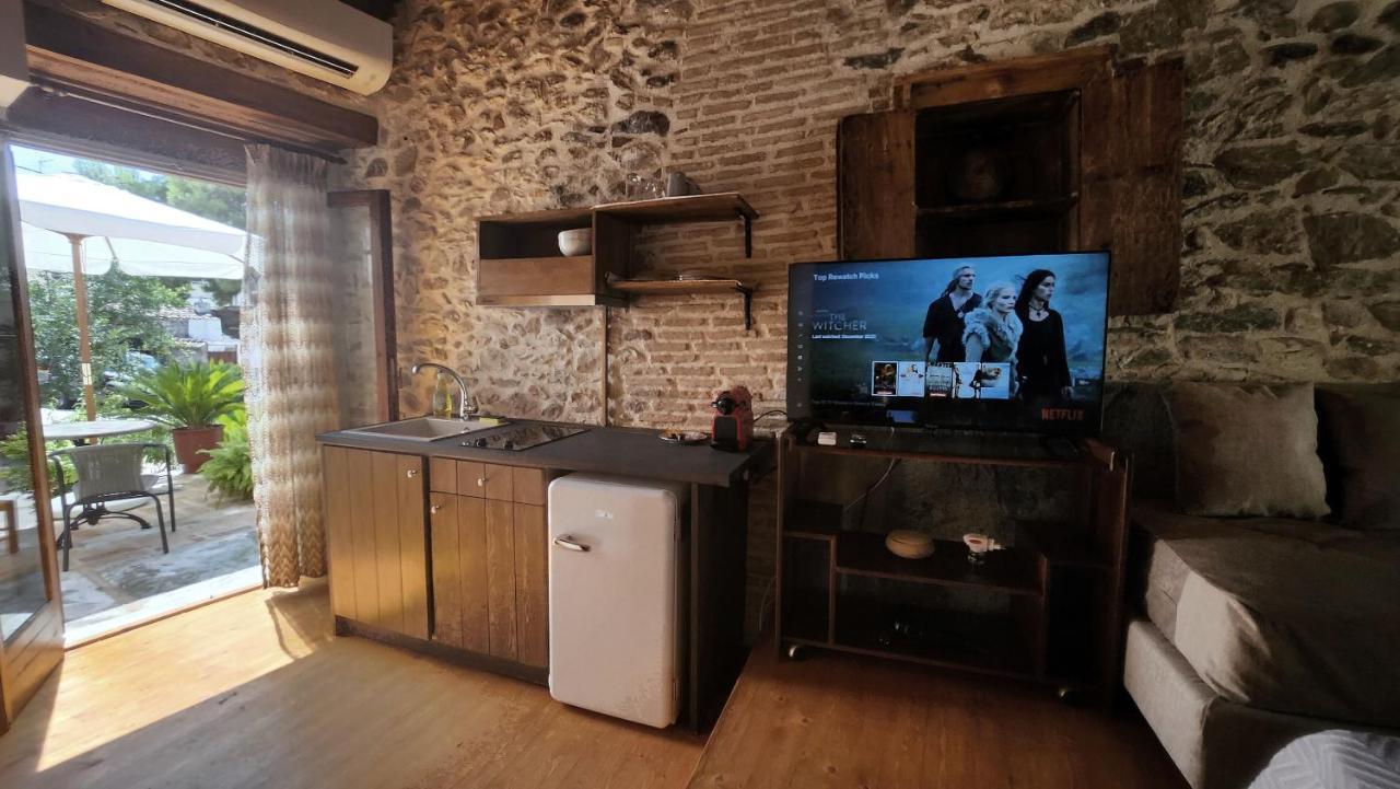 The Cellar Studios - By Avelink Спата Экстерьер фото